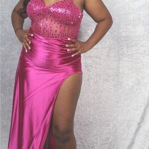 Elegant Fuchsia Sequin Bustier Evening Dress